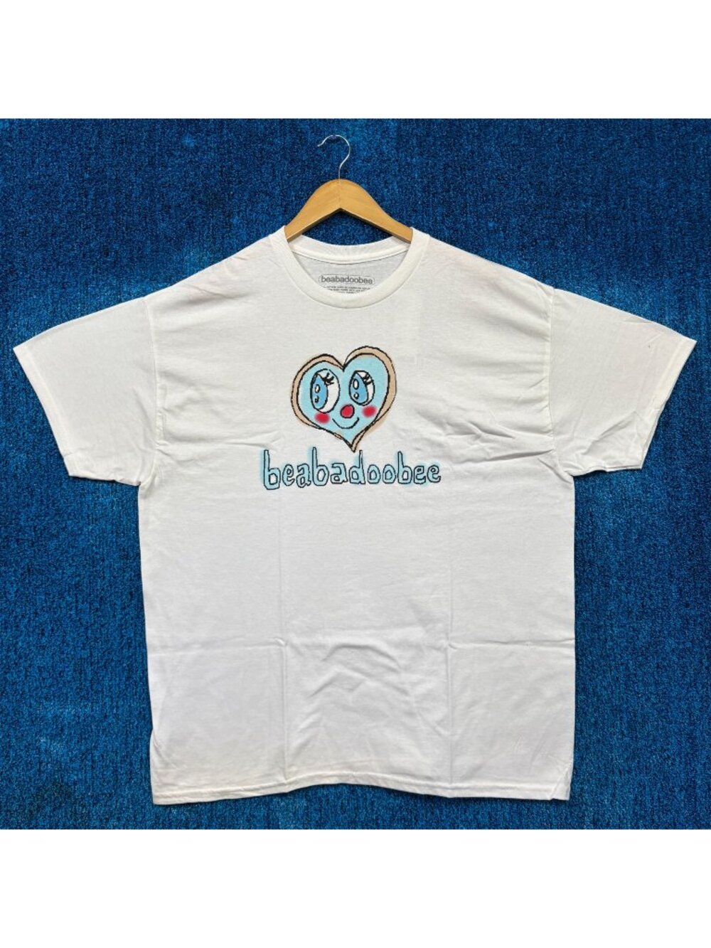 Beabadoobee Heart Rock White T-Shirt Size Extra Large